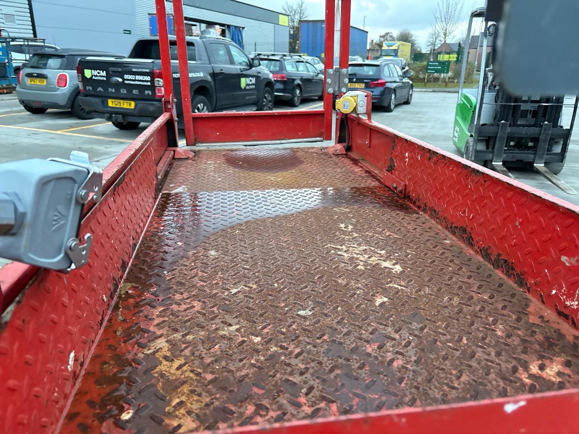 2007, SKYJACK - SJ9250RT 4x4 Scissor Lift (3,421 hours) Low Hours: Only 3,421 hours of use, ensurin - Image 17 of 35