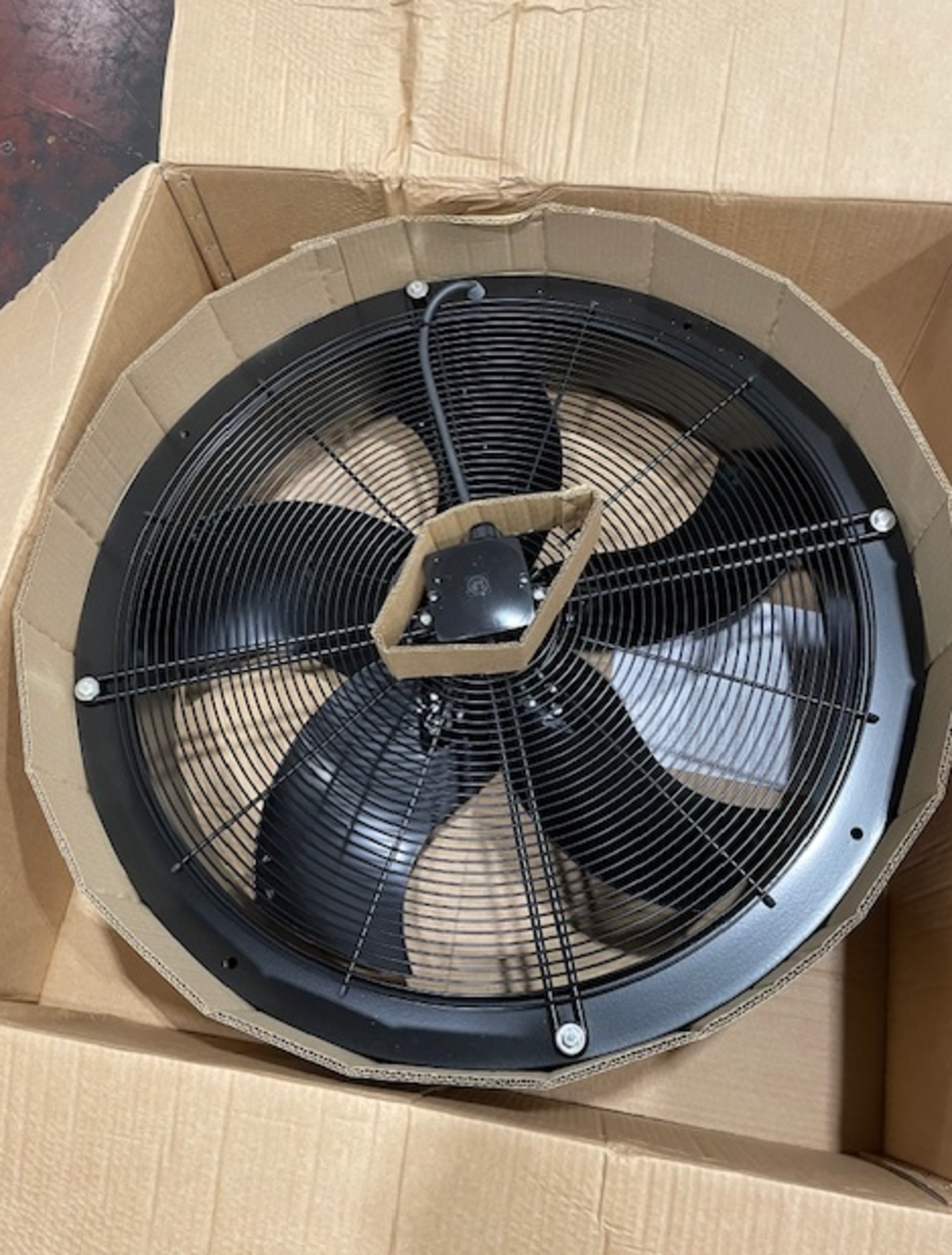 Lennox Condenser Fan Fully Assembled Part references for this item are: 5000509; Z205972; KSCK86D a