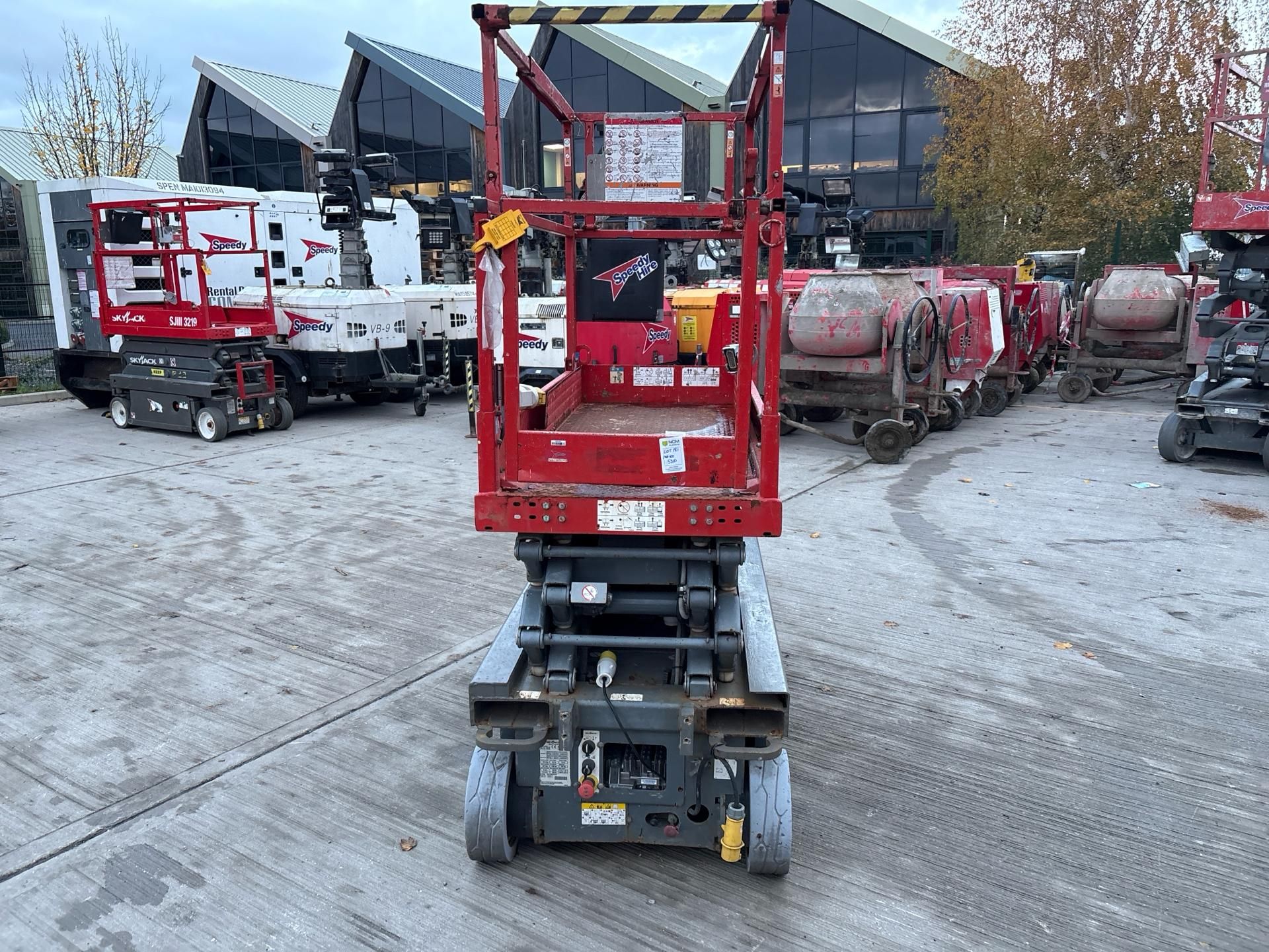 2007, SKYJACK - SJ9250RT 4x4 Scissor Lift (3,421 hours) Low Hours: Only 3,421 hours of use, ensurin - Image 7 of 35