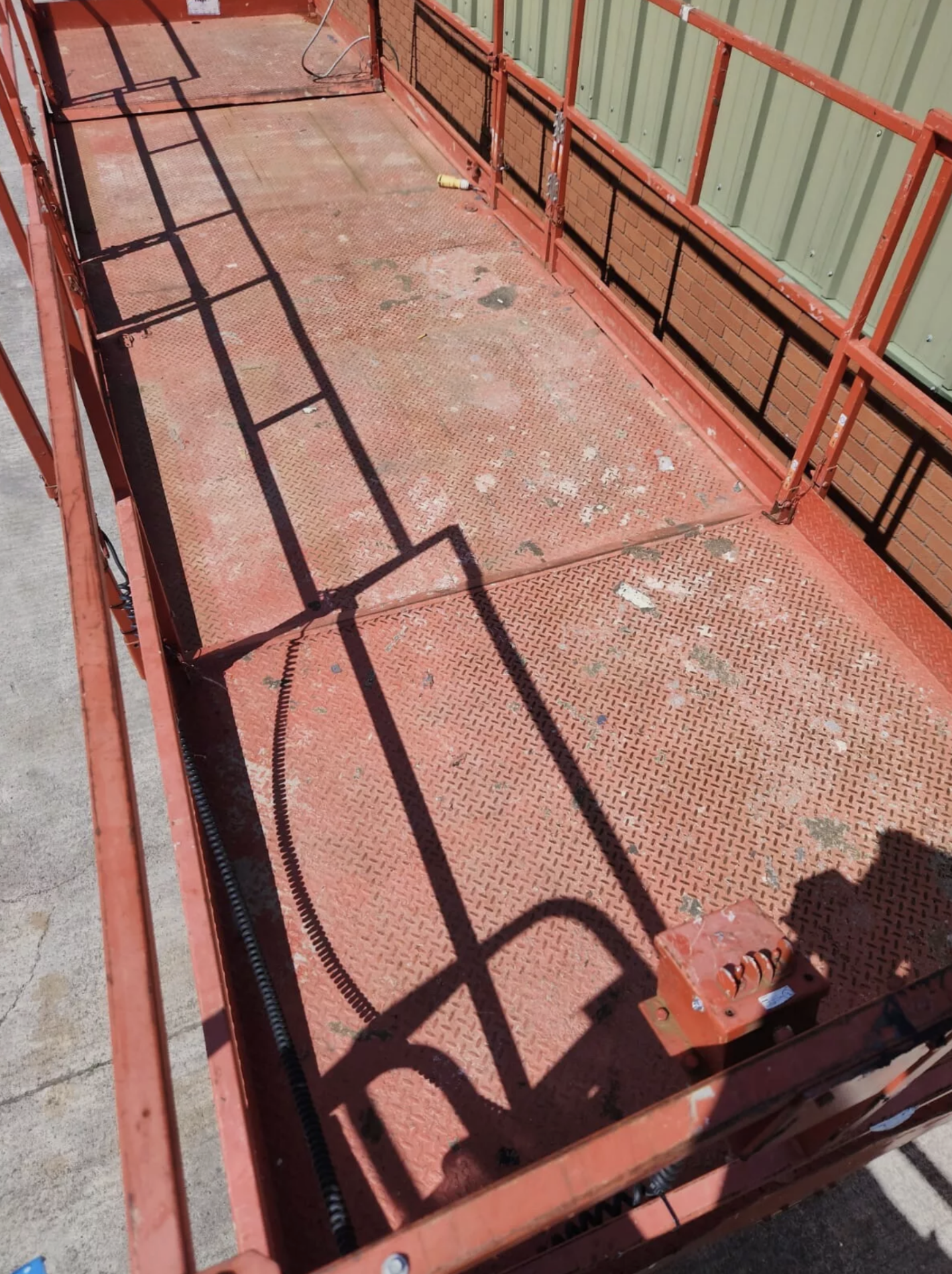 2007, SKYJACK - SJ9250RT 4x4 Scissor Lift (3,421 hours) Low Hours: Only 3,421 hours of use, ensurin - Image 26 of 35