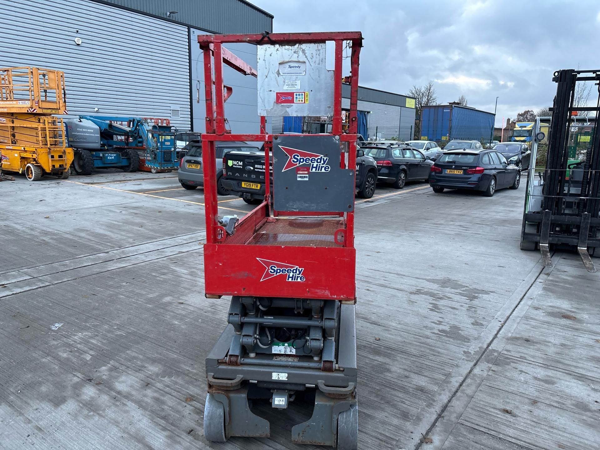 2007, SKYJACK - SJ9250RT 4x4 Scissor Lift (3,421 hours) Low Hours: Only 3,421 hours of use, ensurin - Image 13 of 35