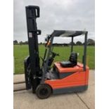 Still 1.6 Tonne Electric Forklift, 3 wheeler triple mast with side shift good battery complete w