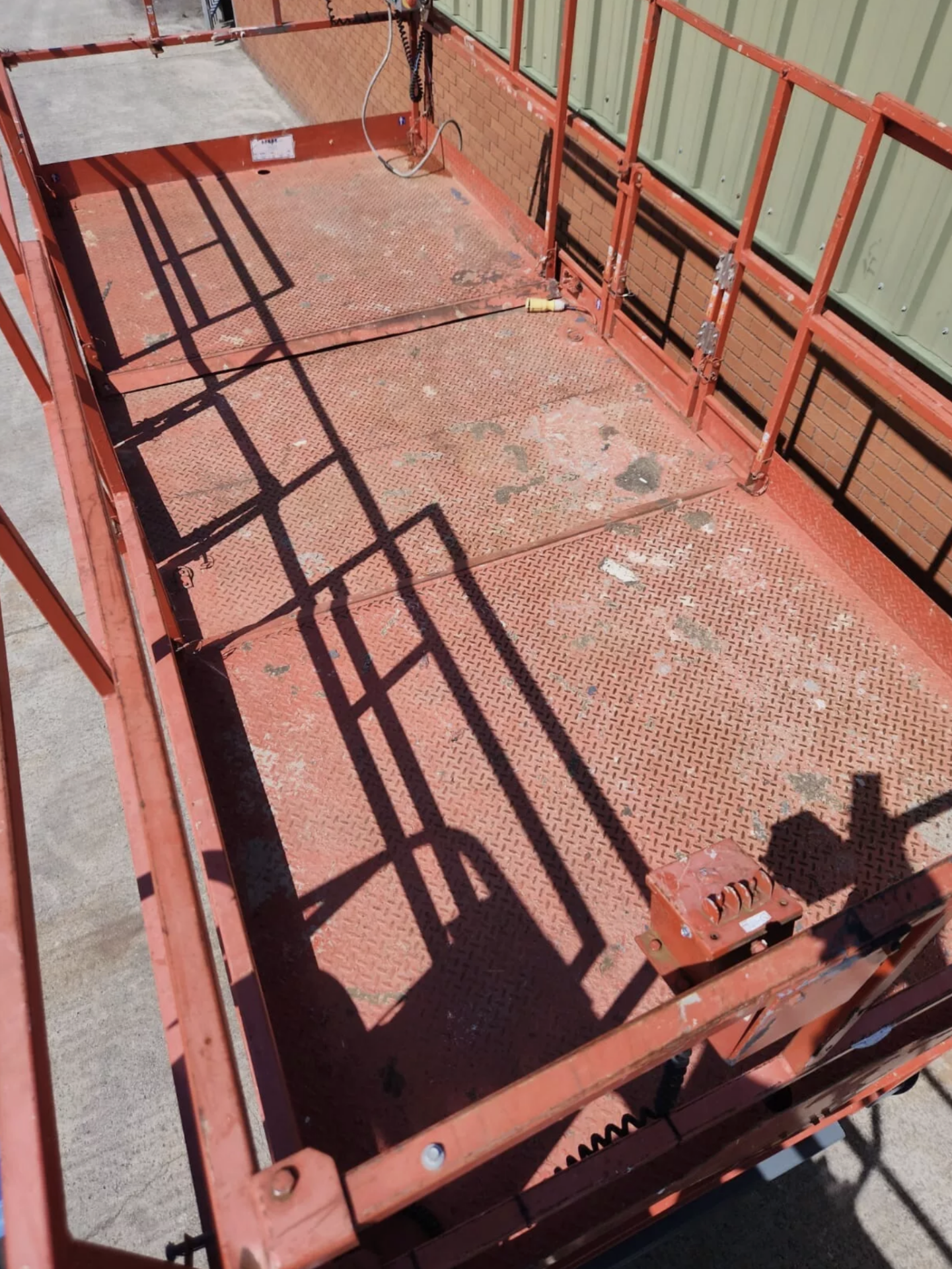 2007, SKYJACK - SJ9250RT 4x4 Scissor Lift (3,421 hours) Low Hours: Only 3,421 hours of use, ensurin - Image 24 of 35