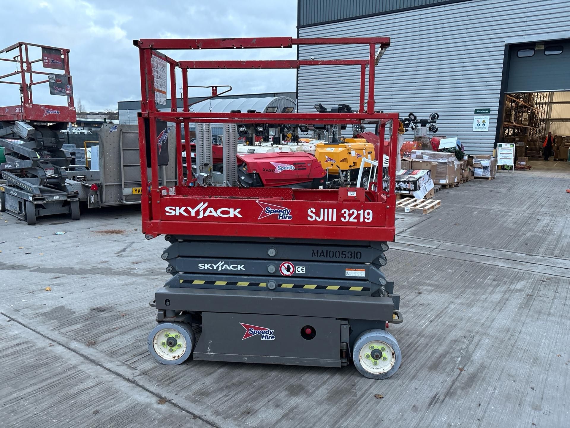 2007, SKYJACK - SJ9250RT 4x4 Scissor Lift (3,421 hours) Low Hours: Only 3,421 hours of use, ensurin - Image 9 of 35