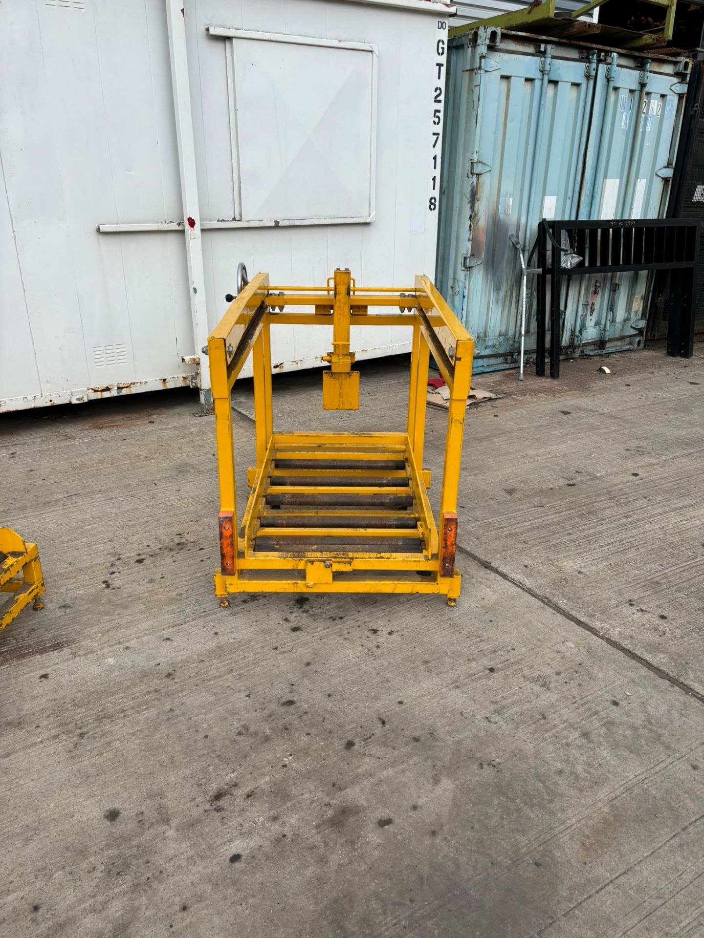 Battery Puller & Stand Location: Flintshire, CH5 Viewing - Strictly by appointment ONLY Collectio - Image 4 of 5