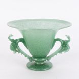 Extravagante Pokalvase, seitlich angesetzte plastische Henkel, grünliches Glas, Murano (?), 20. Jhd