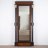 Imposanter Standspiegel, Biedermeier um 1810 / 20, wohl Werkstatt des Johann Georg Hiltl (1771 Münc