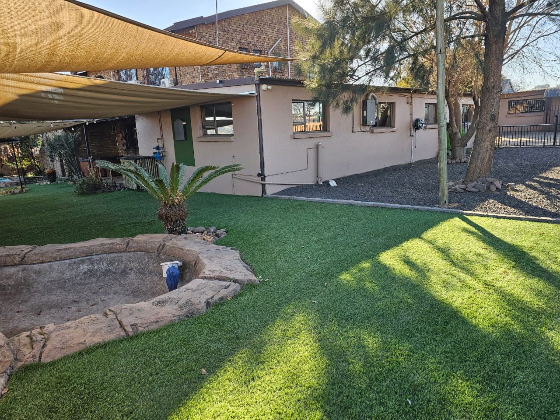 SPACIOUS 1 HECTARE PROPERTY WITH POOL & GUEST HOUSE - EQUIPPED WITH BACKUP SOLAR PLANT & WATER TANKS - Image 37 of 192