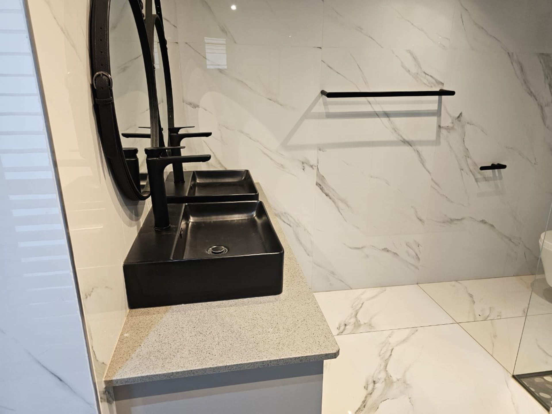 SPACIOUS 1 HECTARE PROPERTY WITH POOL & GUEST HOUSE - EQUIPPED WITH BACKUP SOLAR PLANT & WATER TANKS - Image 122 of 192