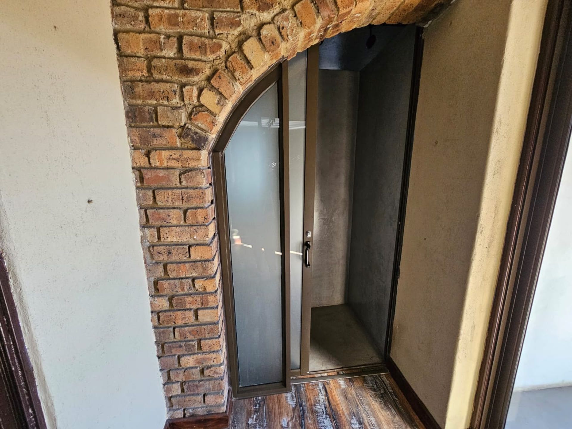 SPACIOUS 1 HECTARE PROPERTY WITH POOL & GUEST HOUSE - EQUIPPED WITH BACKUP SOLAR PLANT & WATER TANKS - Image 104 of 192