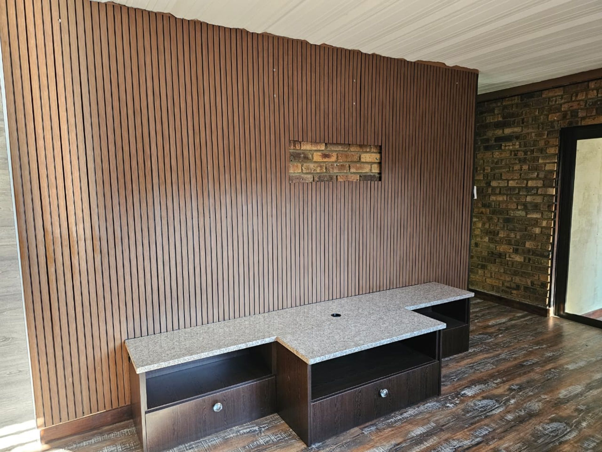 SPACIOUS 1 HECTARE PROPERTY WITH POOL & GUEST HOUSE - EQUIPPED WITH BACKUP SOLAR PLANT & WATER TANKS - Image 89 of 192