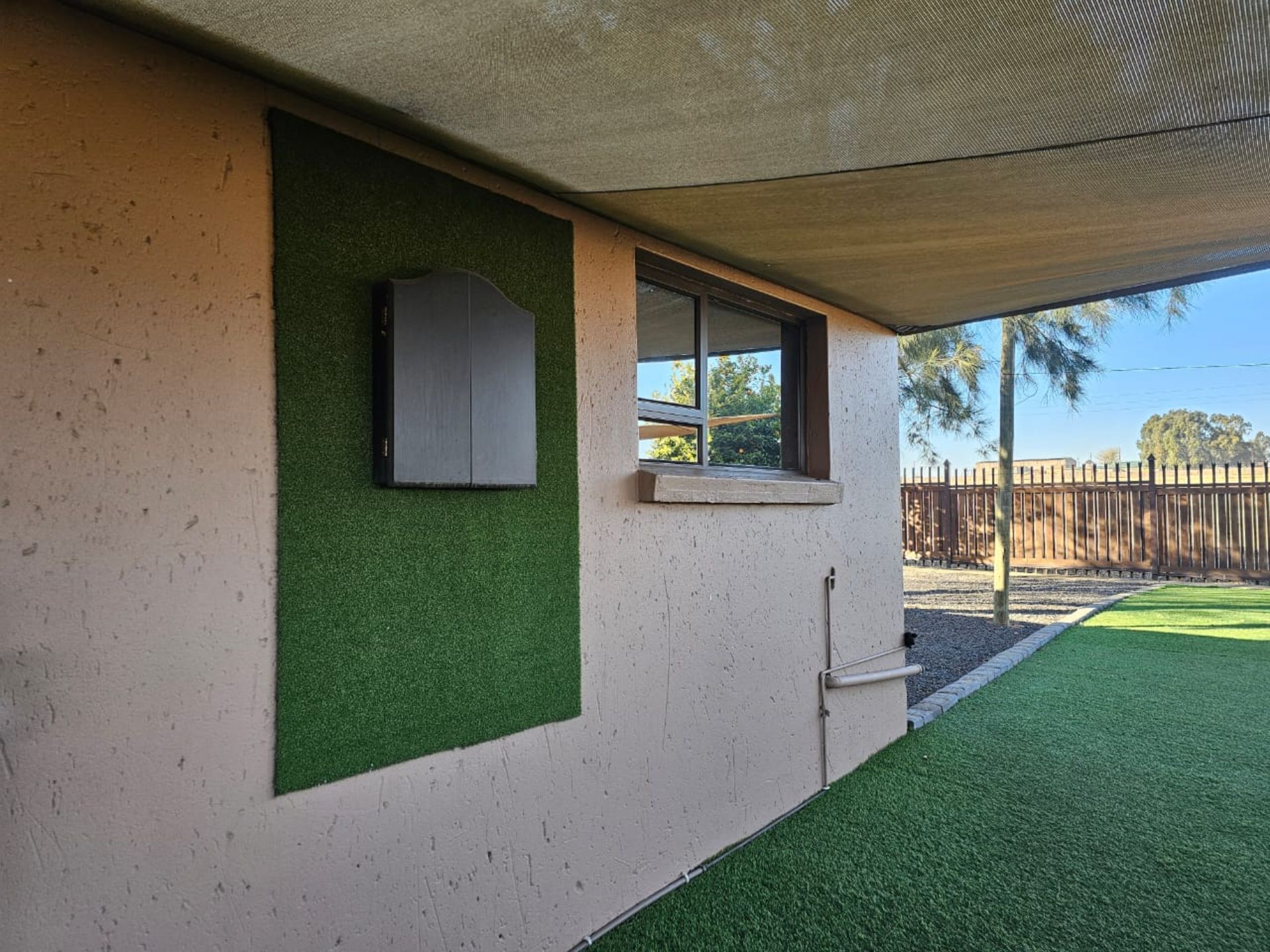 SPACIOUS 1 HECTARE PROPERTY WITH POOL & GUEST HOUSE - EQUIPPED WITH BACKUP SOLAR PLANT & WATER TANKS - Image 32 of 192