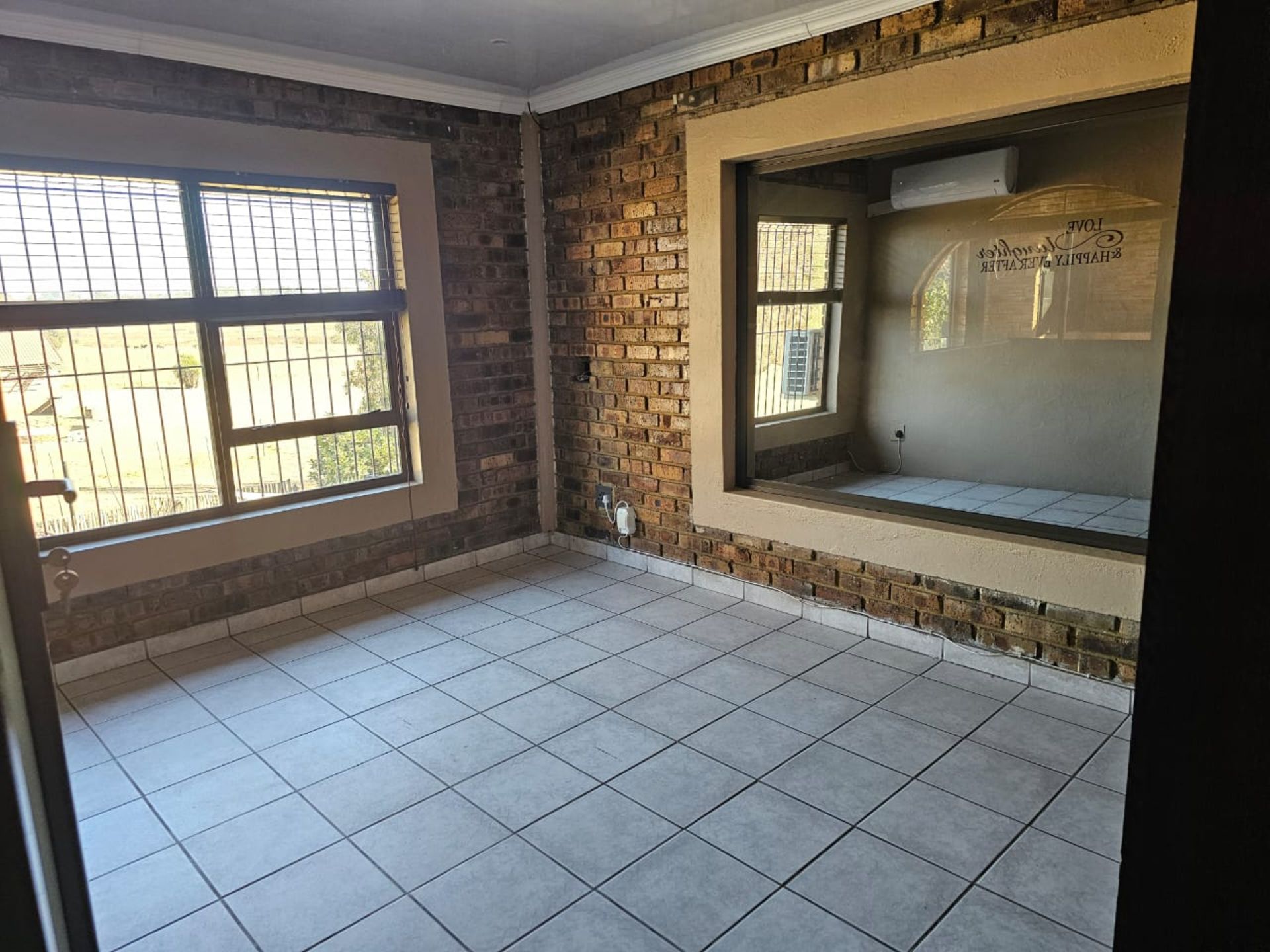 SPACIOUS 1 HECTARE PROPERTY WITH POOL & GUEST HOUSE - EQUIPPED WITH BACKUP SOLAR PLANT & WATER TANKS - Image 151 of 192