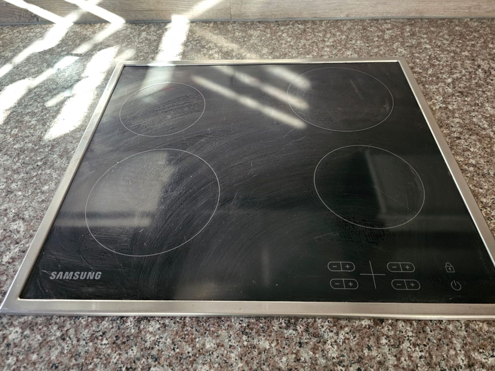 SPACIOUS 1 HECTARE PROPERTY WITH POOL & GUEST HOUSE - EQUIPPED WITH BACKUP SOLAR PLANT & WATER TANKS - Image 88 of 192