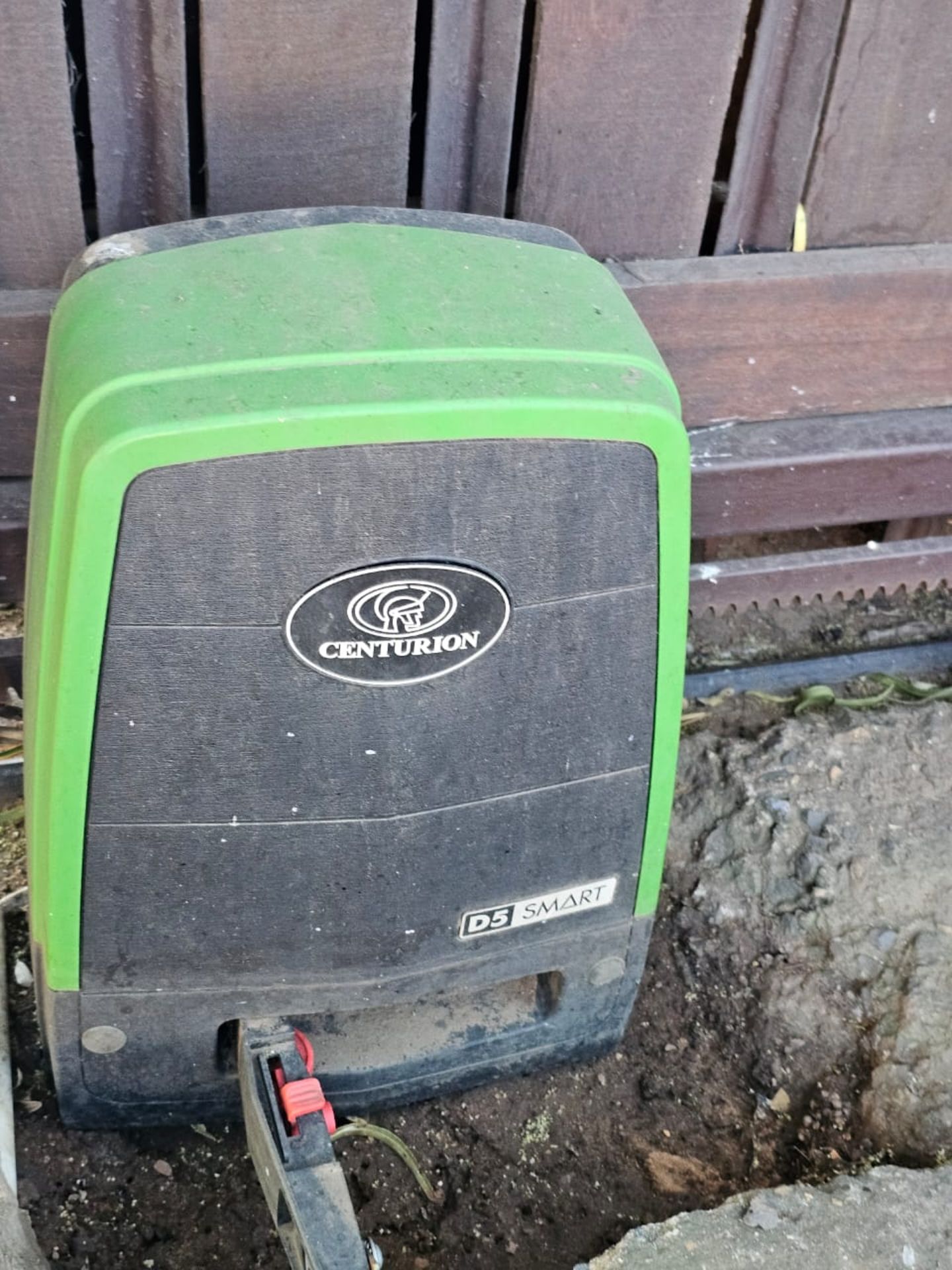 SPACIOUS 1 HECTARE PROPERTY WITH POOL & GUEST HOUSE - EQUIPPED WITH BACKUP SOLAR PLANT & WATER TANKS - Image 55 of 192