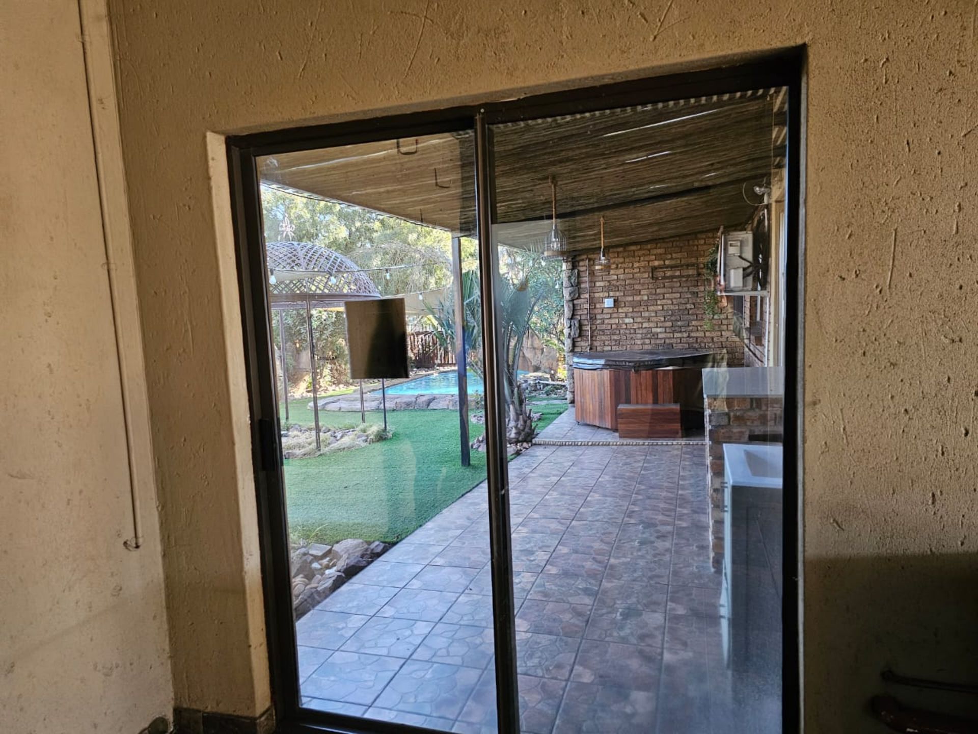 SPACIOUS 1 HECTARE PROPERTY WITH POOL & GUEST HOUSE - EQUIPPED WITH BACKUP SOLAR PLANT & WATER TANKS - Image 72 of 192