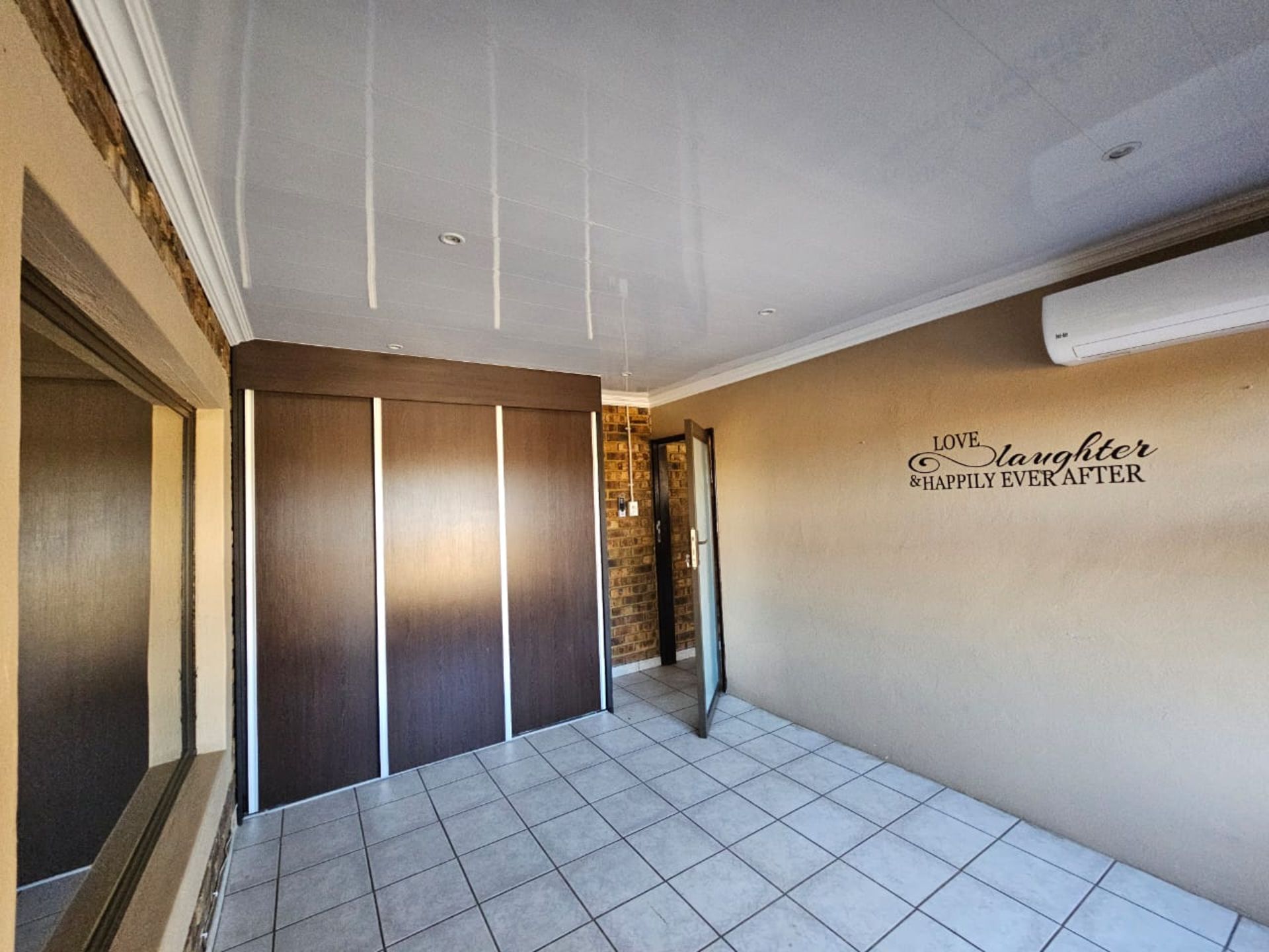 SPACIOUS 1 HECTARE PROPERTY WITH POOL & GUEST HOUSE - EQUIPPED WITH BACKUP SOLAR PLANT & WATER TANKS - Image 152 of 192