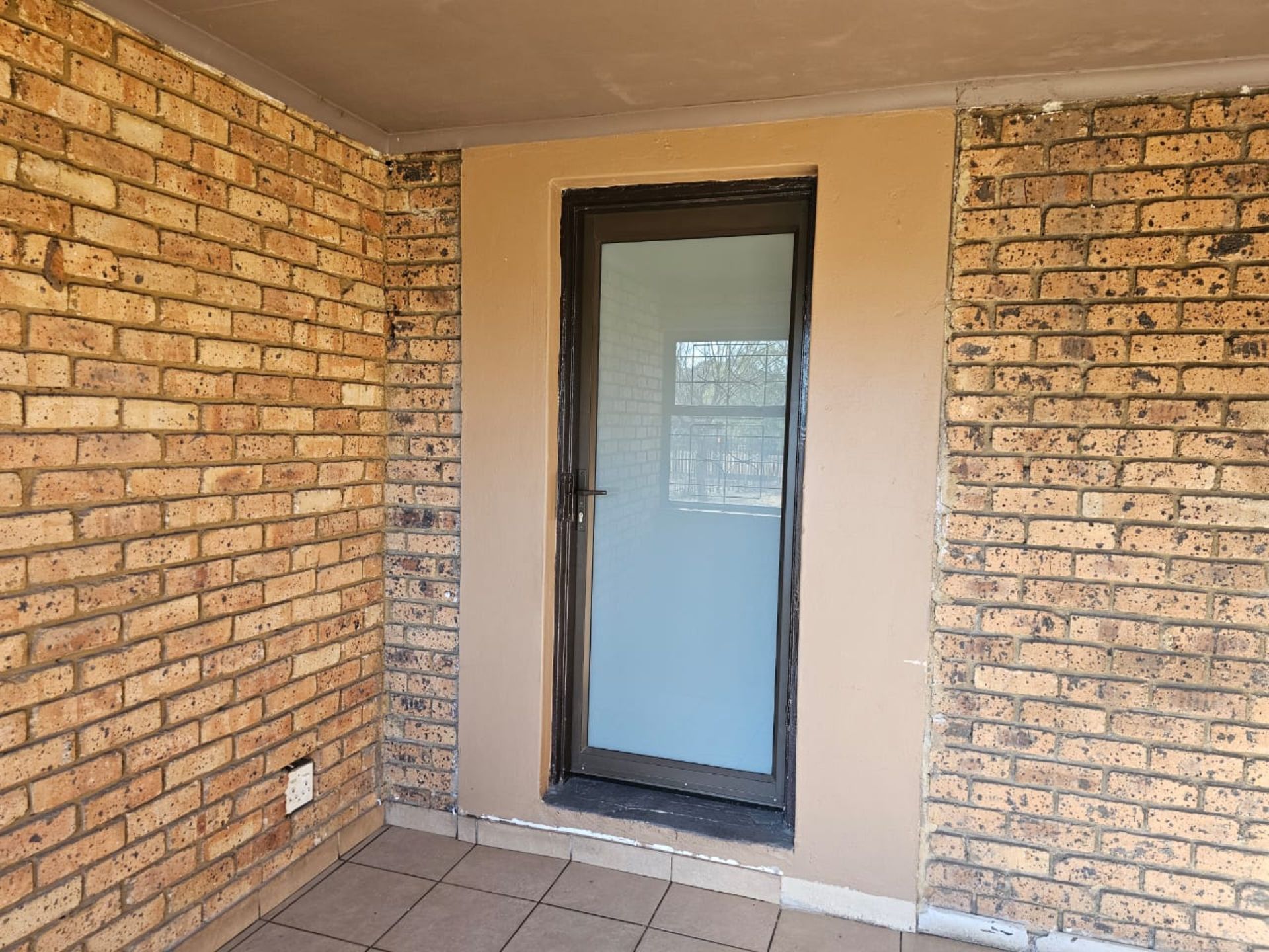 SPACIOUS 1 HECTARE PROPERTY WITH POOL & GUEST HOUSE - EQUIPPED WITH BACKUP SOLAR PLANT & WATER TANKS - Image 175 of 192