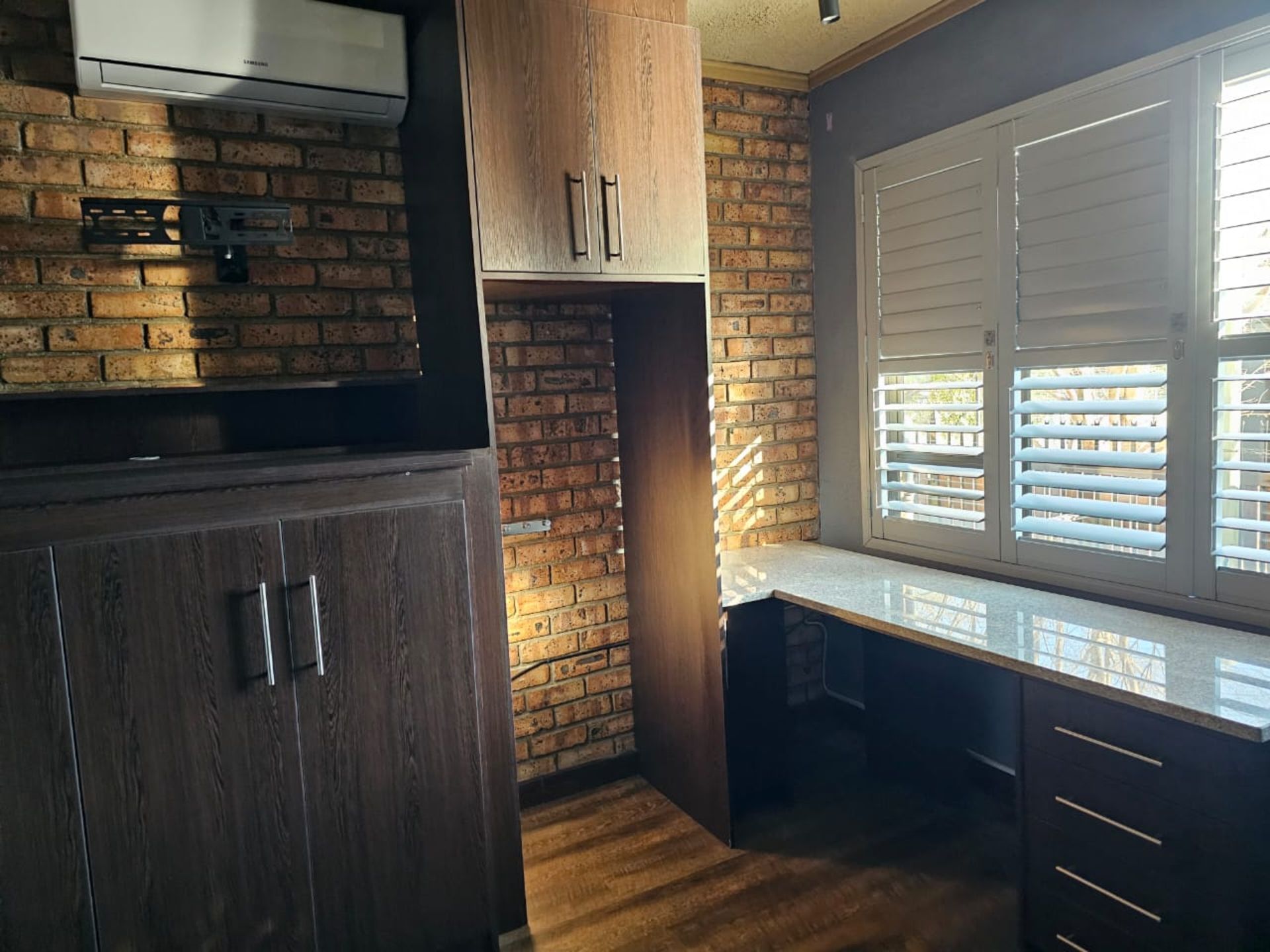 SPACIOUS 1 HECTARE PROPERTY WITH POOL & GUEST HOUSE - EQUIPPED WITH BACKUP SOLAR PLANT & WATER TANKS - Image 108 of 192