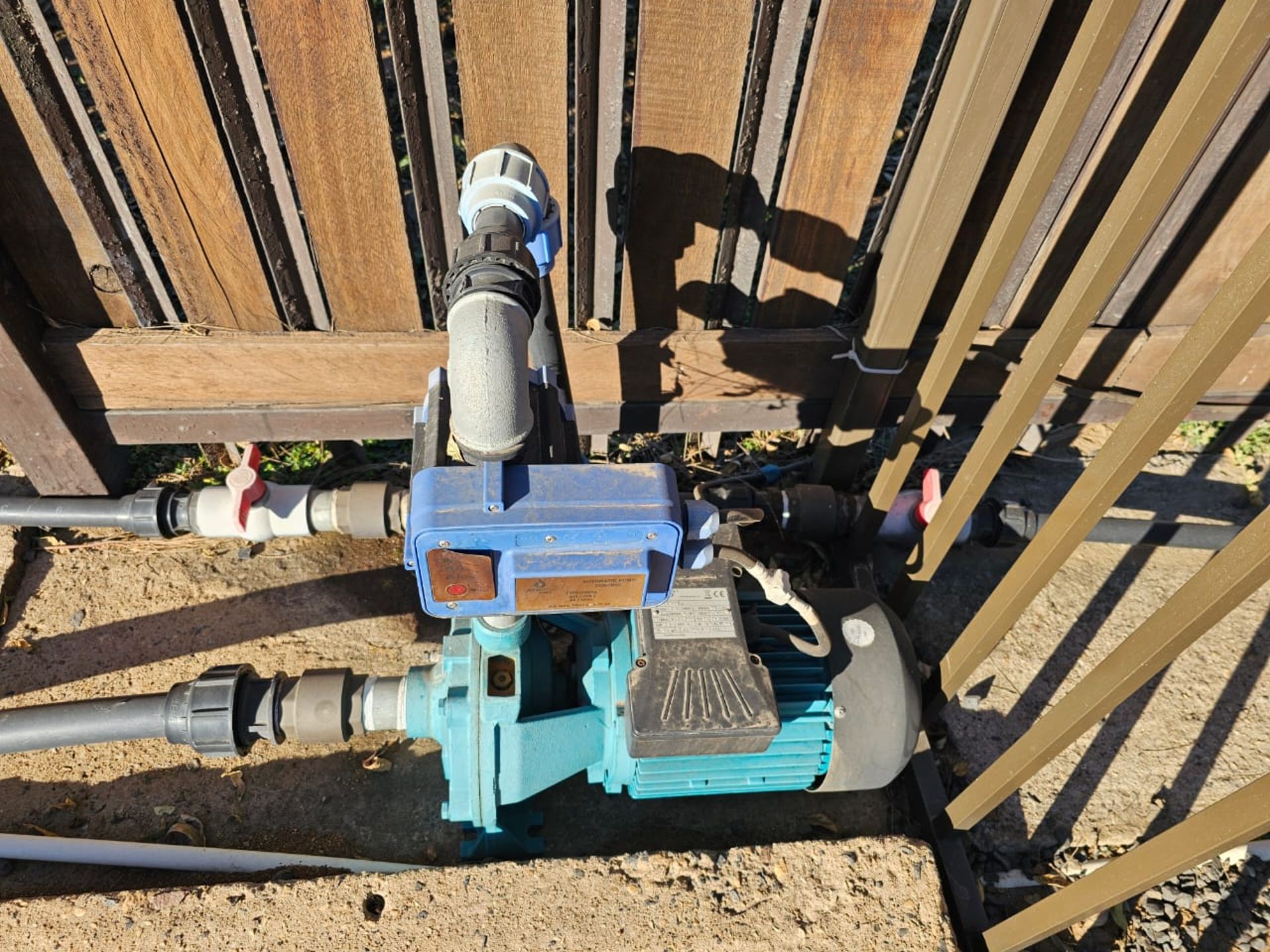 SPACIOUS 1 HECTARE PROPERTY WITH POOL & GUEST HOUSE - EQUIPPED WITH BACKUP SOLAR PLANT & WATER TANKS - Image 42 of 192