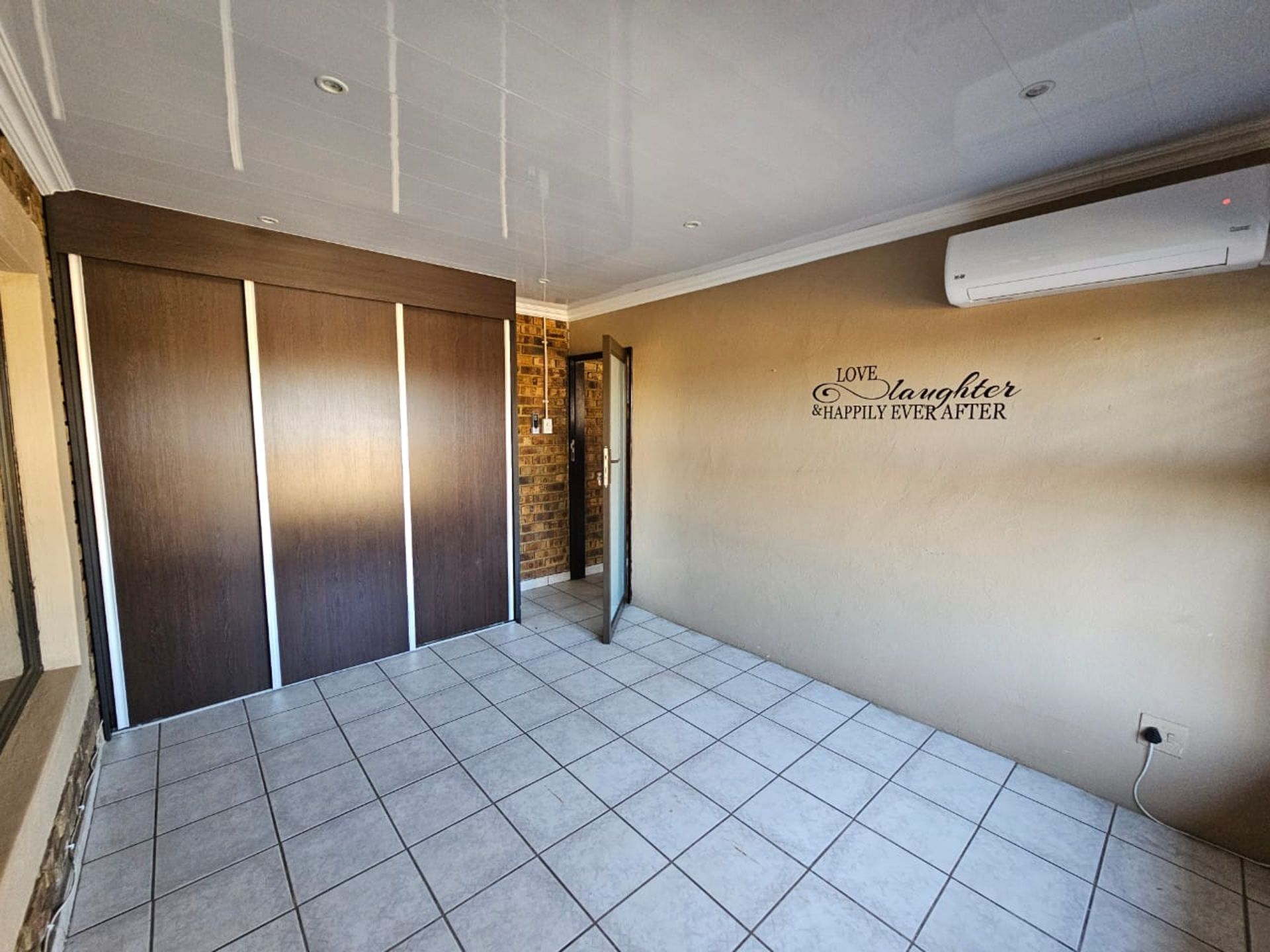 SPACIOUS 1 HECTARE PROPERTY WITH POOL & GUEST HOUSE - EQUIPPED WITH BACKUP SOLAR PLANT & WATER TANKS - Image 149 of 192