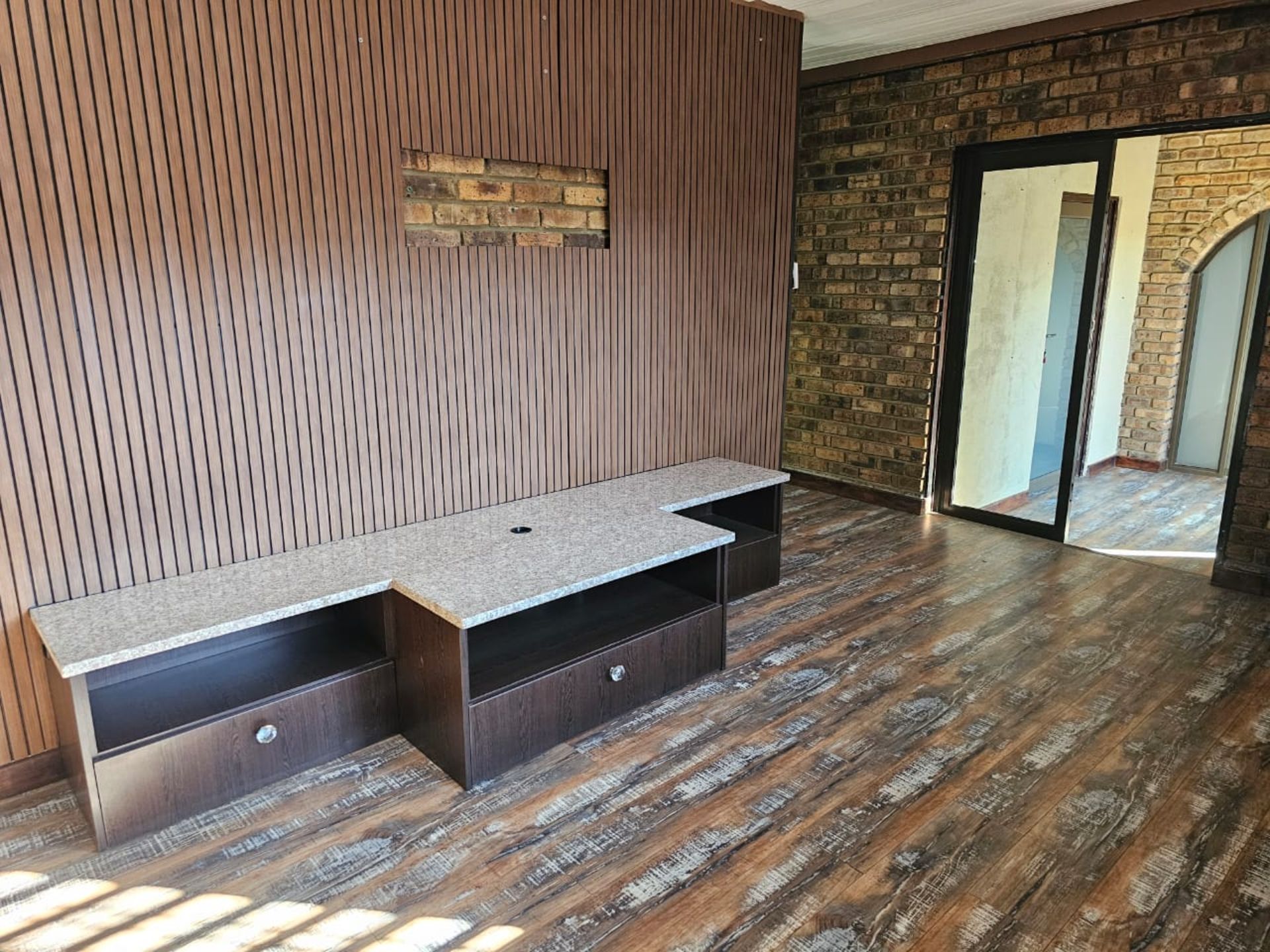 SPACIOUS 1 HECTARE PROPERTY WITH POOL & GUEST HOUSE - EQUIPPED WITH BACKUP SOLAR PLANT & WATER TANKS - Image 86 of 192