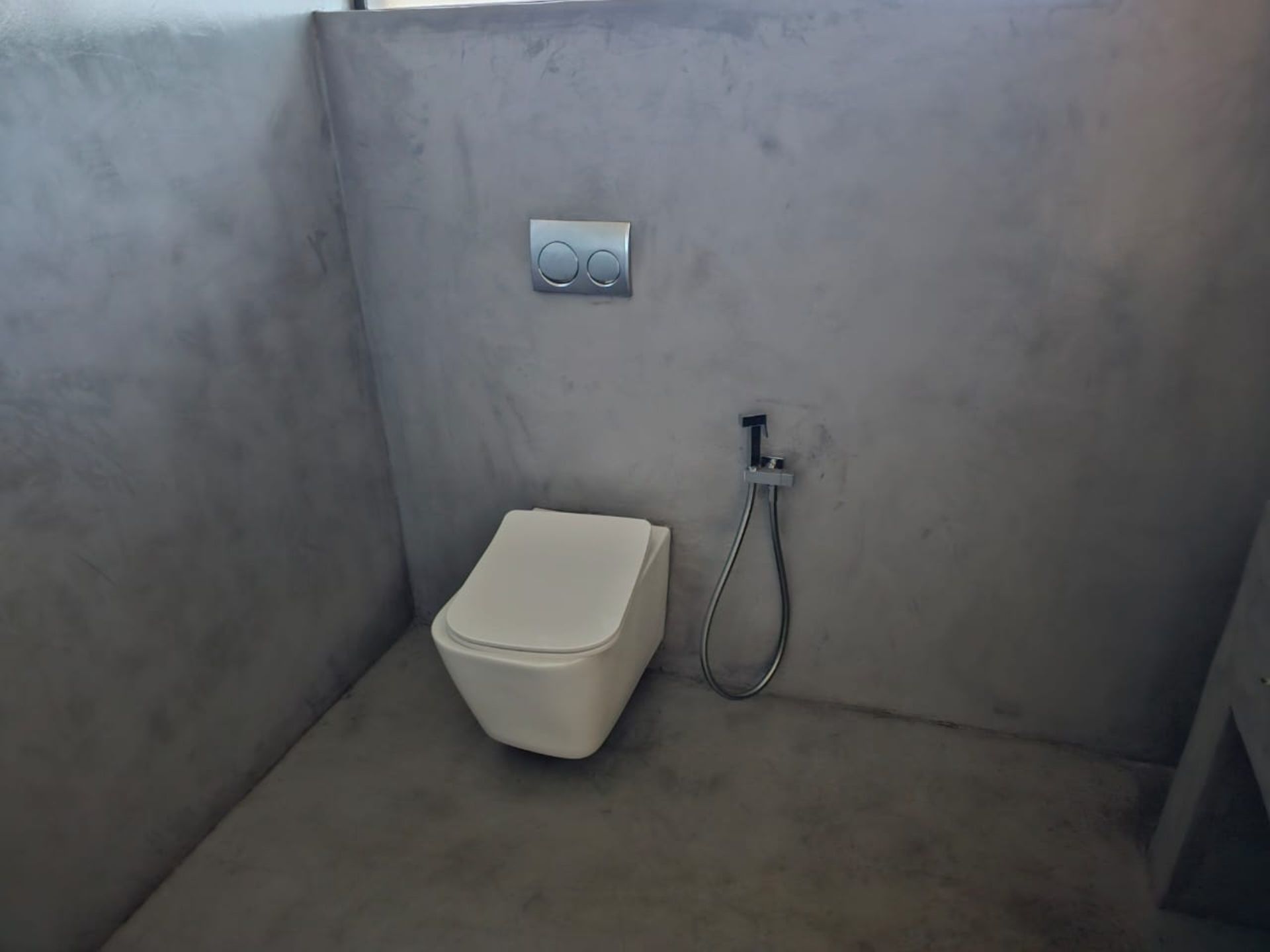 SPACIOUS 1 HECTARE PROPERTY WITH POOL & GUEST HOUSE - EQUIPPED WITH BACKUP SOLAR PLANT & WATER TANKS - Image 69 of 192