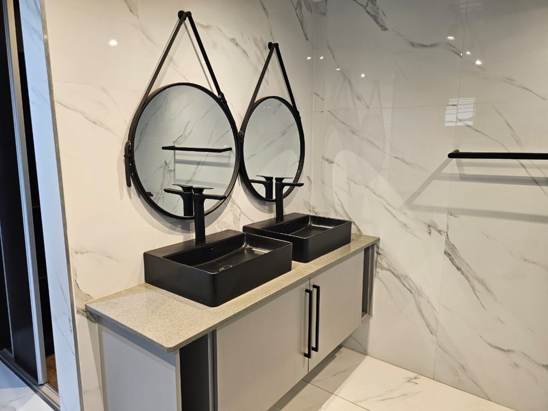 SPACIOUS 1 HECTARE PROPERTY WITH POOL & GUEST HOUSE - EQUIPPED WITH BACKUP SOLAR PLANT & WATER TANKS - Image 126 of 192