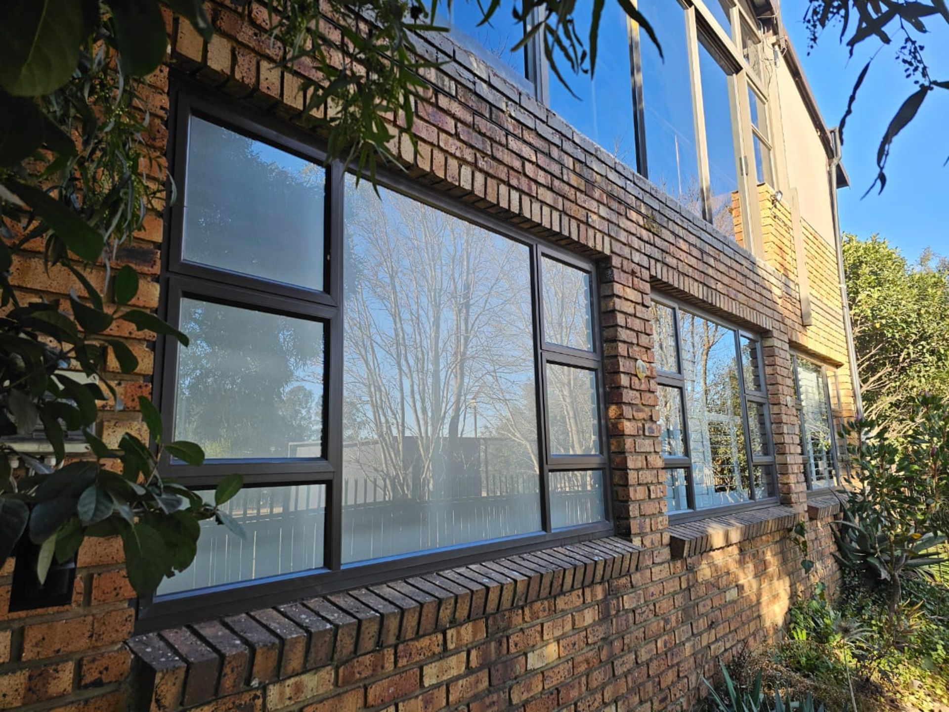 SPACIOUS 1 HECTARE PROPERTY WITH POOL & GUEST HOUSE - EQUIPPED WITH BACKUP SOLAR PLANT & WATER TANKS - Image 15 of 192