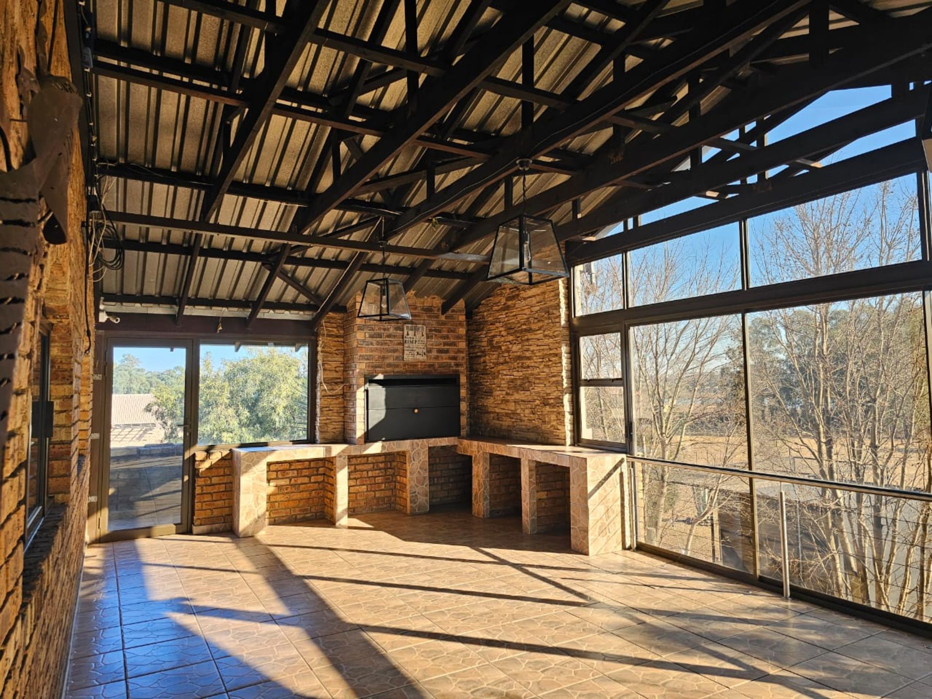 SPACIOUS 1 HECTARE PROPERTY WITH POOL & GUEST HOUSE - EQUIPPED WITH BACKUP SOLAR PLANT & WATER TANKS - Image 162 of 192