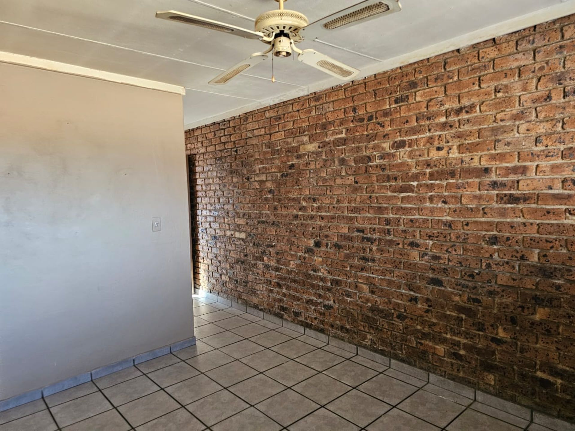 SPACIOUS 1 HECTARE PROPERTY WITH POOL & GUEST HOUSE - EQUIPPED WITH BACKUP SOLAR PLANT & WATER TANKS - Image 188 of 192