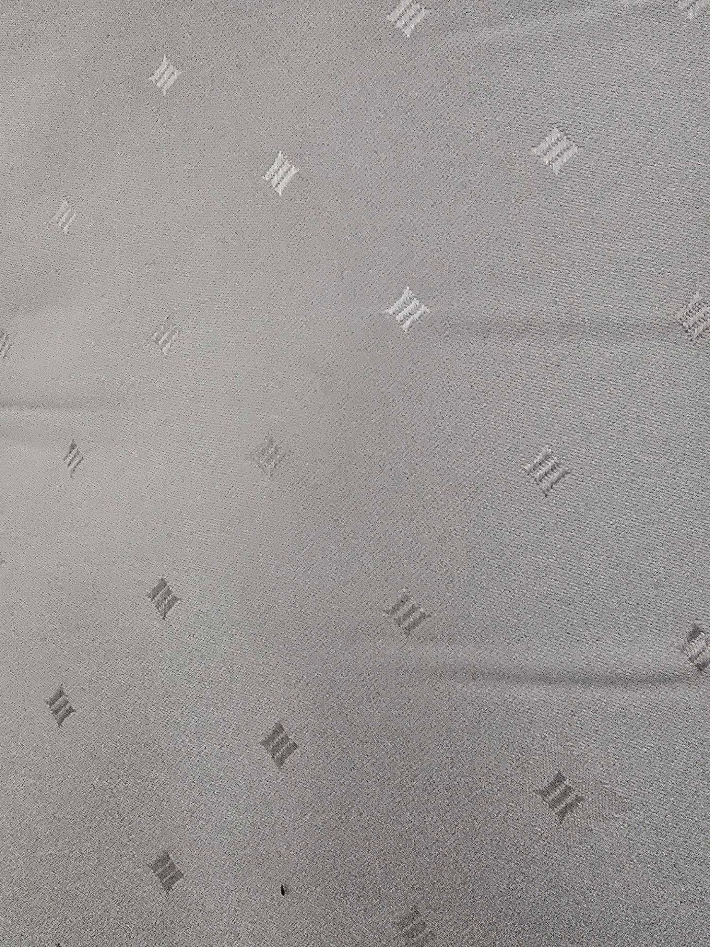 Pinnacle Devonshire by Savoir Beds is a superb quality zip-and-link mattress set, comprising two - Image 4 of 5