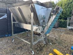 Stainless bulk conveyor hopper