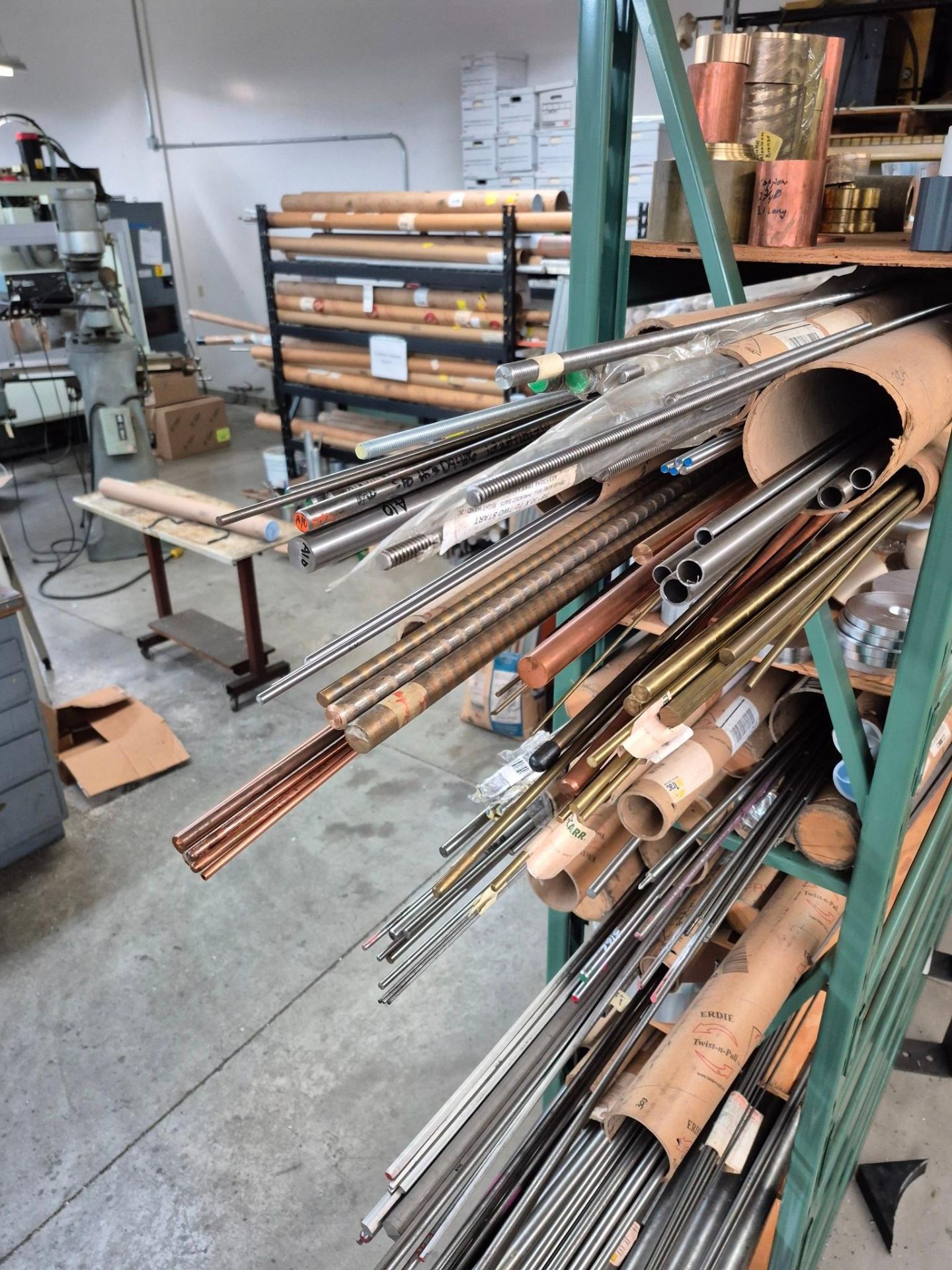 LOADED MEDIUM DUTY TEAR DROP SHOP RACK OF ASSORTED ROUND BAR STOCK ...