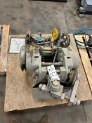 YALE HOIST WITH A CAPACITY OF 4 TONS MODEL NUMBER LRG-D15043901