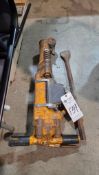 PNEUMATIC JACKHAMMER