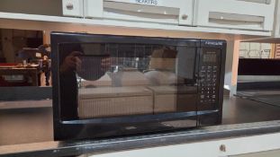 FRIGIDAIRE HOUSEHOLD MICROWAVE OVEN