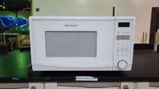 FRIGIDAIRE HOUSEHOLD MICROWAVE OVEN
