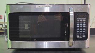 HAMILTON BEACH MICROWAVE OVEN