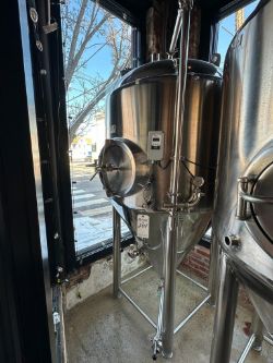300 GALLON STAINLESS STEEL VERTICAL CONE BOTTOM DOME TOP TANK W/ DWYER TSW TEMPERATURE SWITCH