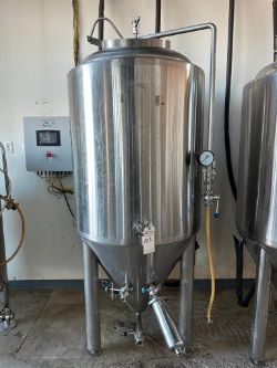 250 GALLON STAINLESS STEEL VERTICAL CONE BOTTOM TANK W/ BOTTOM DRAIN & TOP MOUNTED MANWAY COVER