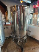 300 GALLON STOUT STAINLESS STEEL RAISED VERTICAL SPLIT LID TANK W/ (4) TANK HEATERS