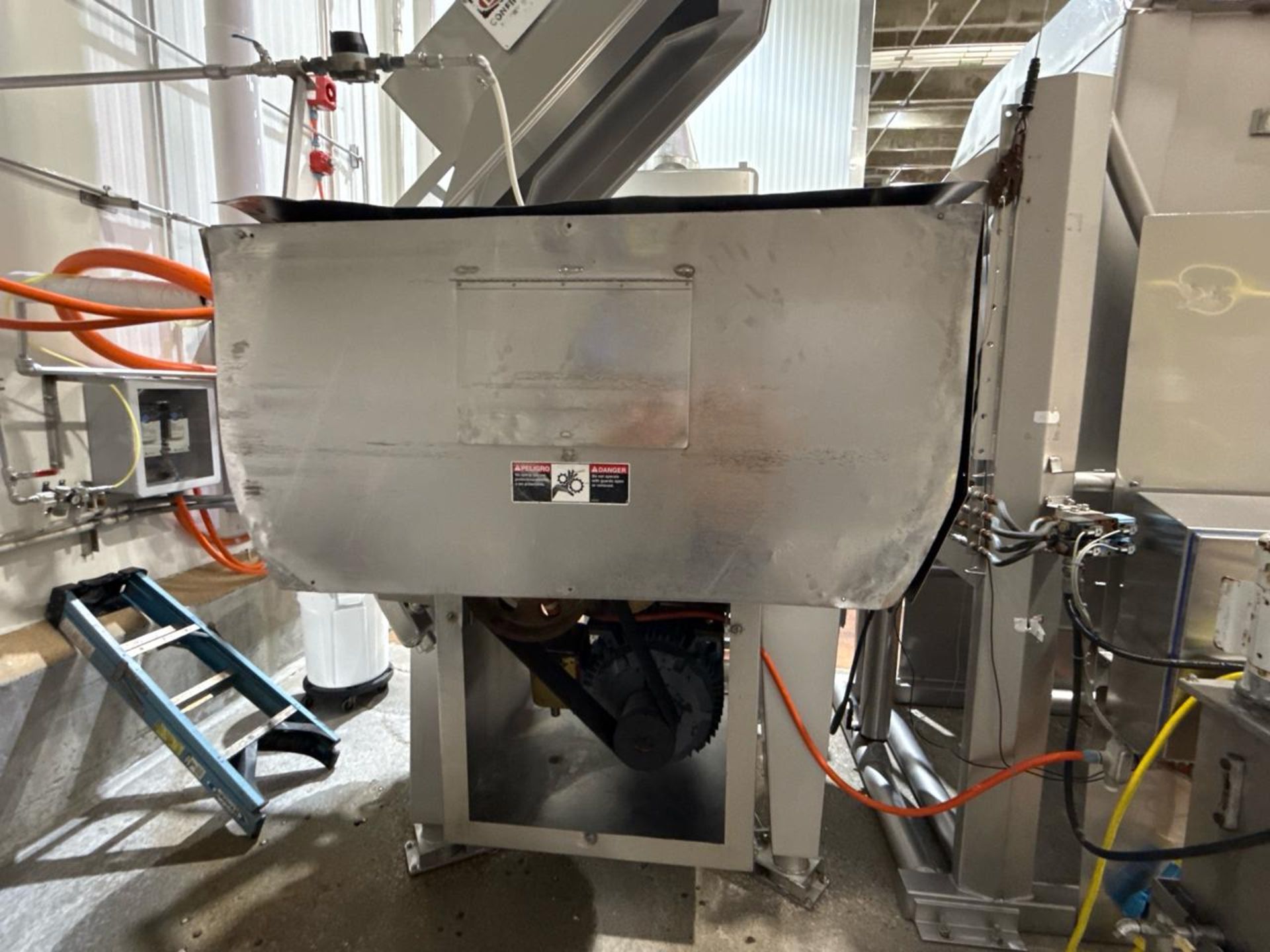 Wolfking meat grinder/mixer, model TSMG1000-250-UNI, s/n 55672, w ...