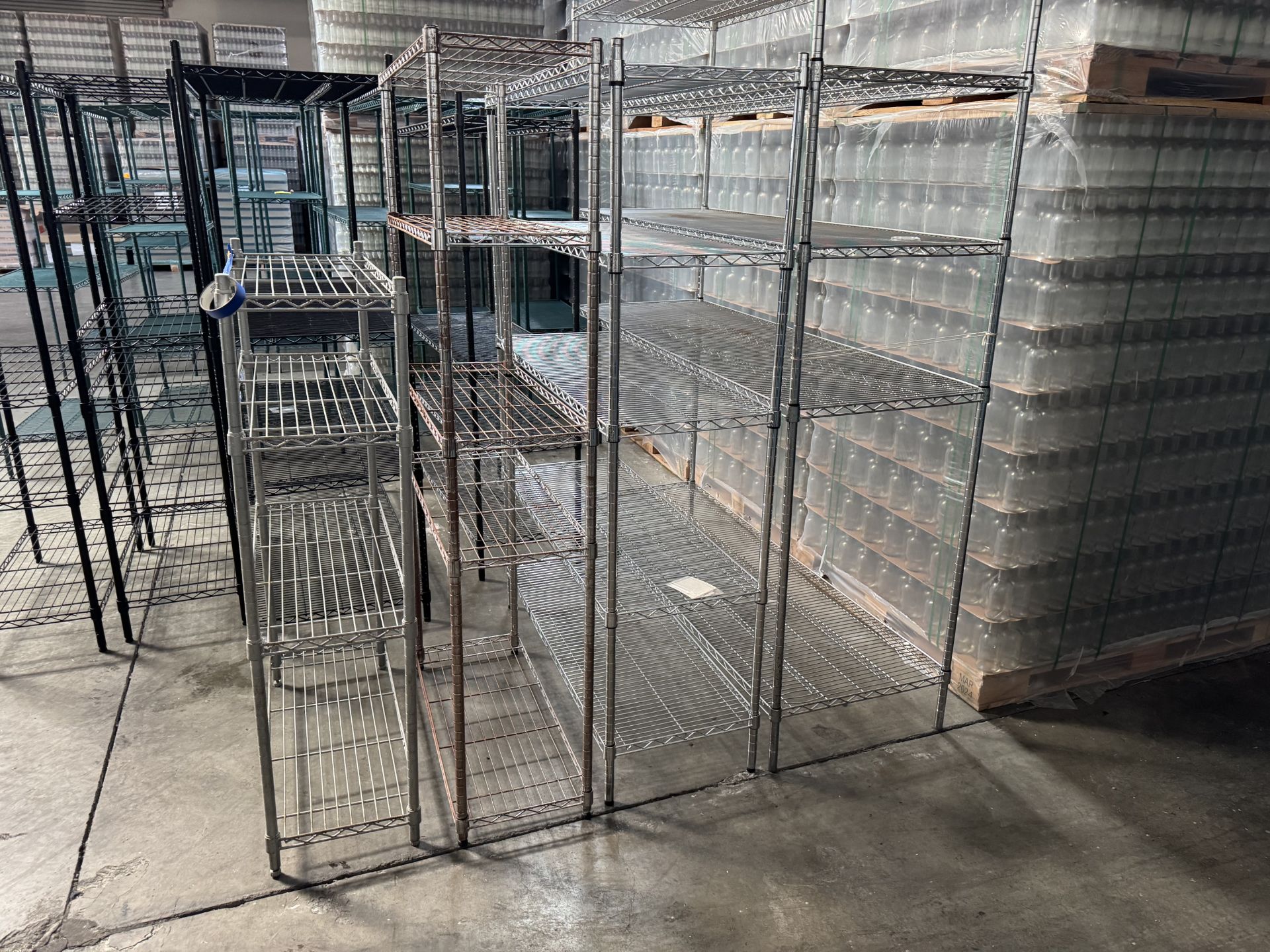 [LOT] of (4) Metro Racks, chrome, assorted sizes as shown