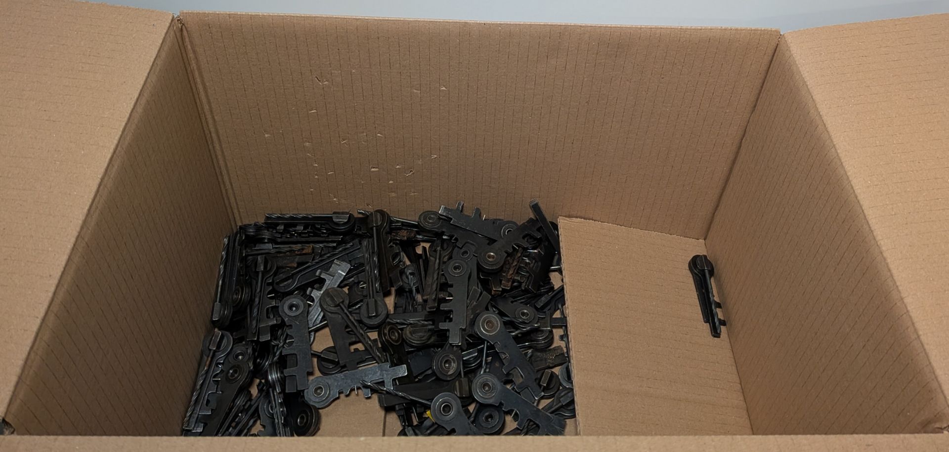 90x British Army Rifle gun cleaning combination tools - Image 5 of 5