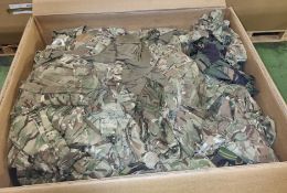 Various types of ex-military camo clothing - may include accessories - 143 kg – may require repair