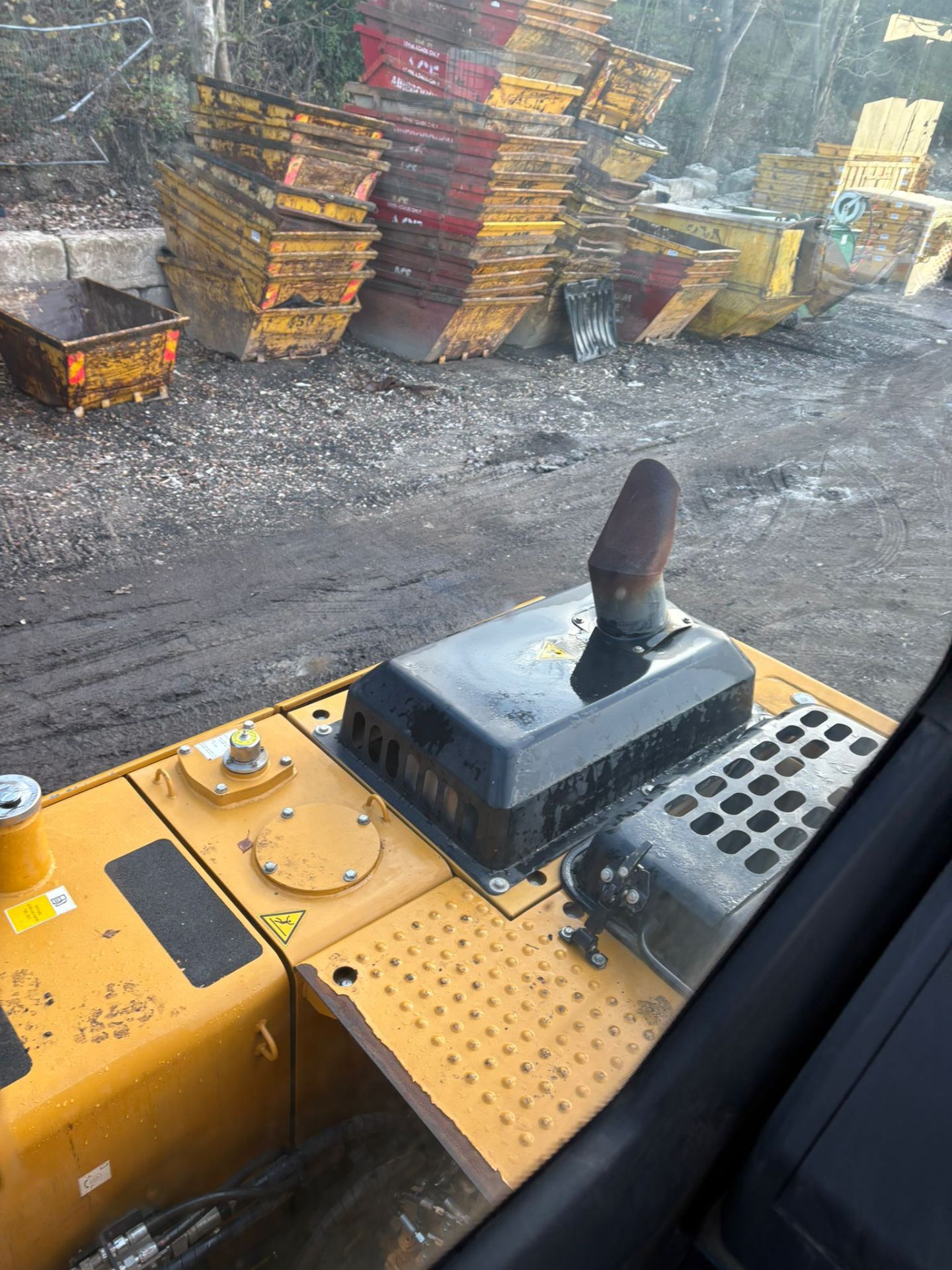 Sany SY135C crawler excavator high cab - year 2023 - 2600 hours - quick hitch 65mm pins - comes with - Image 10 of 17