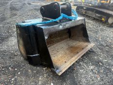Remu XO2150 excavator screening bucker - year 2022 - bucket in excellent condition with new blade an