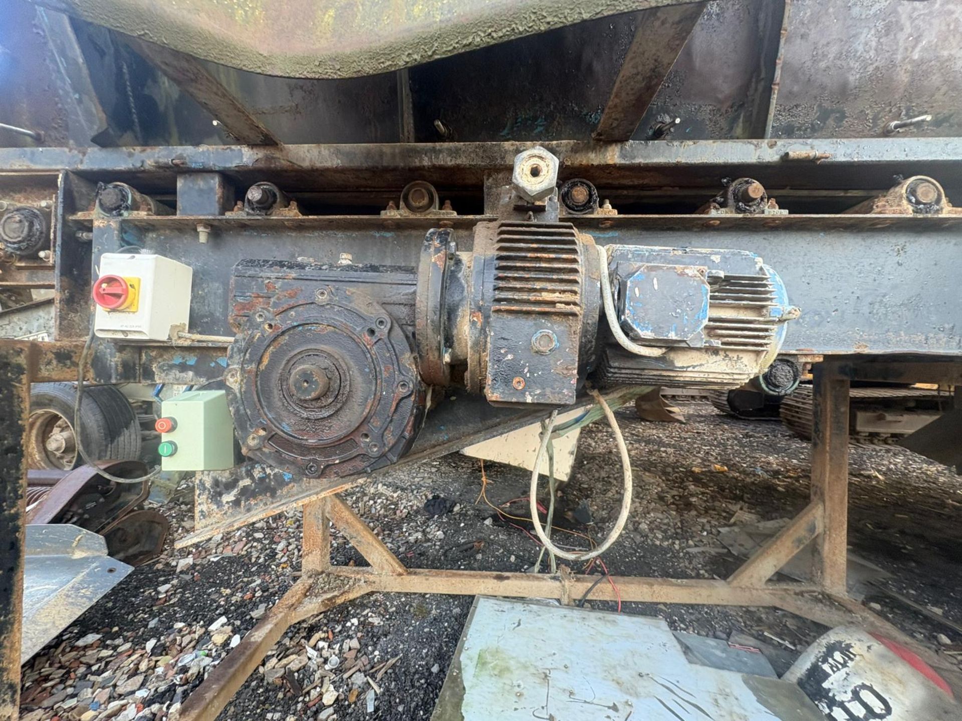 Kiverco feed hopper - year 2018 - 4500 hours - 3 phase - speed variation control - Image 5 of 5