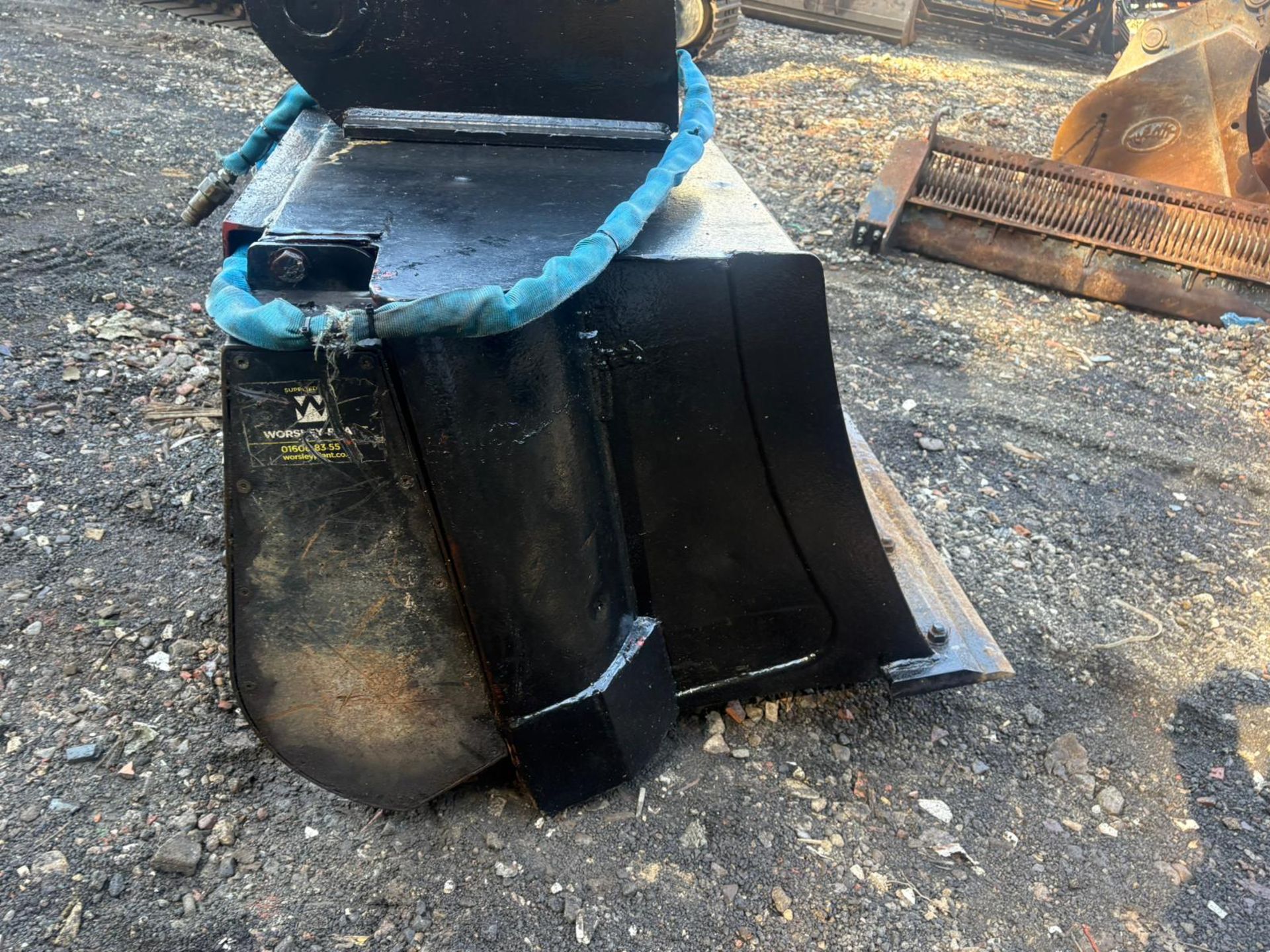 Remu XO2150 excavator screening bucker - year 2022 - bucket in excellent condition with new blade - Image 3 of 12